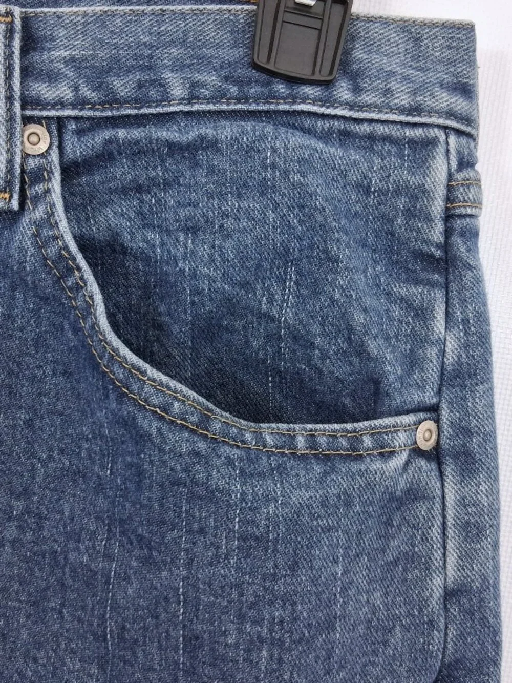 Men's Wrangler Relaxed Fit Straight Leg Jeans Medium Vintage Wash Sz 36X30